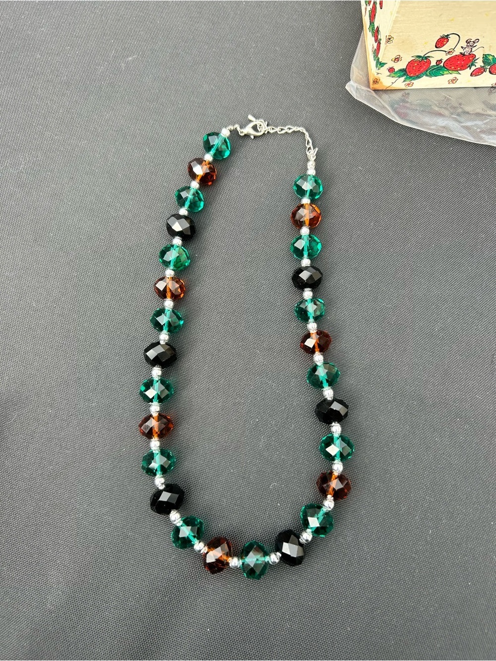 4/$100 Emerald Green & Brown Faceted Bead Necklace